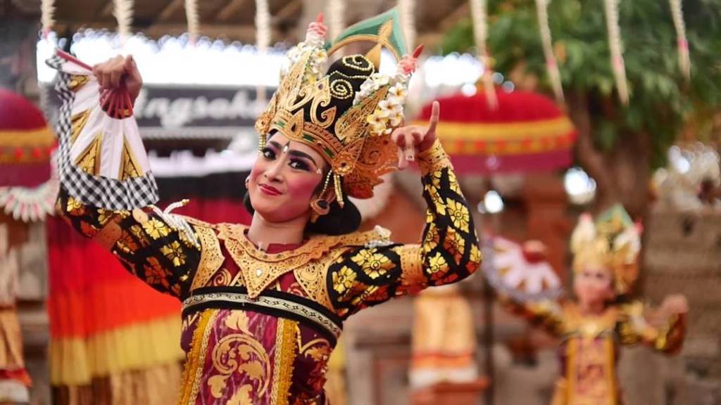 Tari Legong – Sejarah, Makna, Gerakan, Gamelan, Jenis, Keunikan & Perkembangan