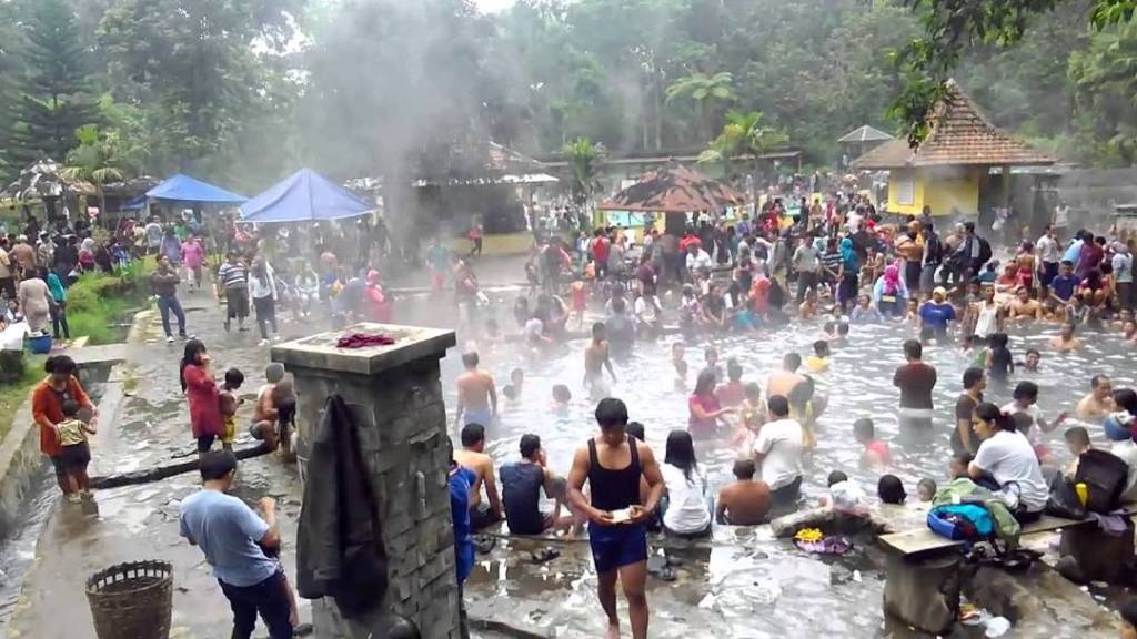 Pemandian Air Panas Alami Cangar – Batu, Malang